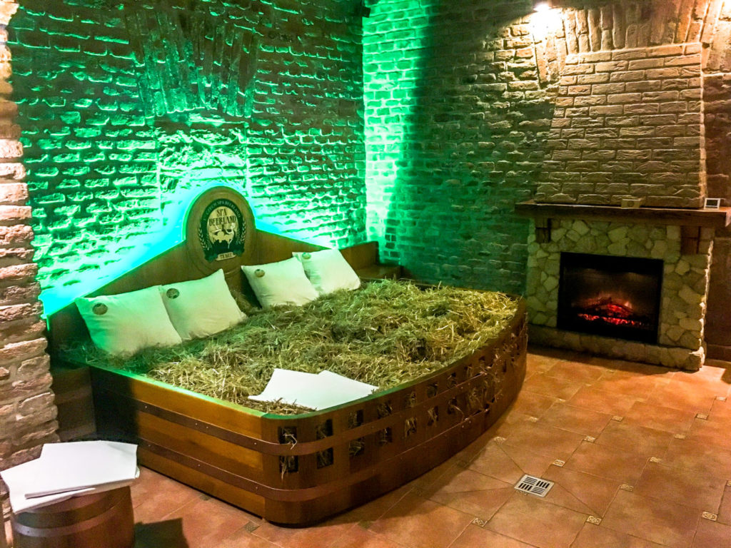 Straw bed in the beer spa