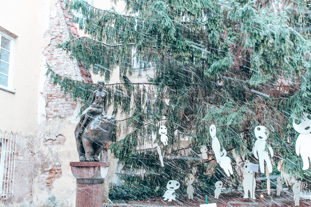 Bear statue in Vilnius